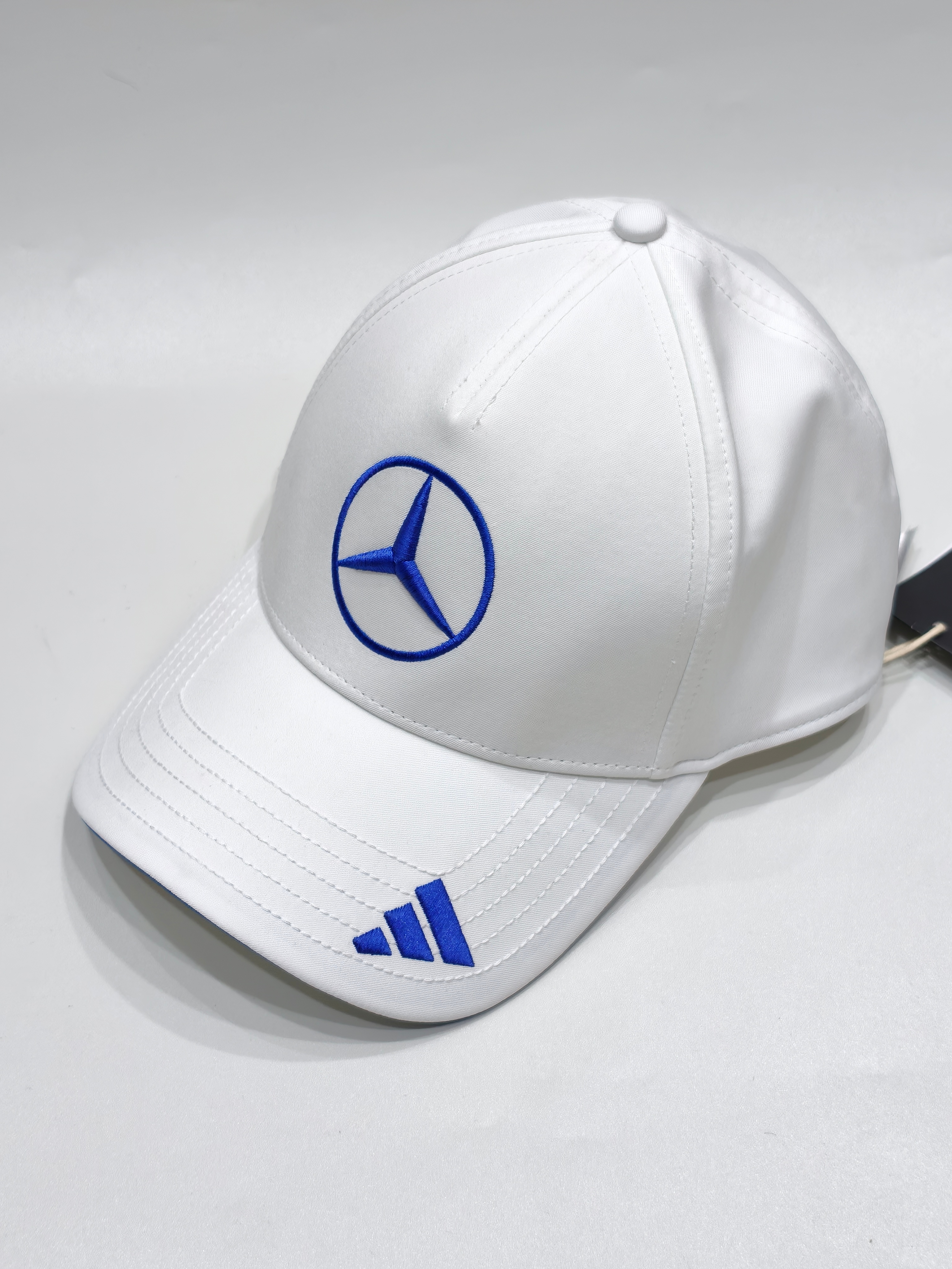 周末就是F1上海站了，继续给我的铁粉抽福利，继续adidas x 梅赛德斯AMG