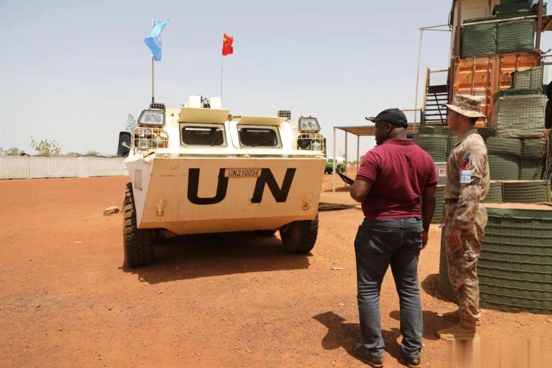 #精忠蓝盔[超话]##致敬中国蓝盔##中国军人# 中国第十批赴马里维和部队防卫步