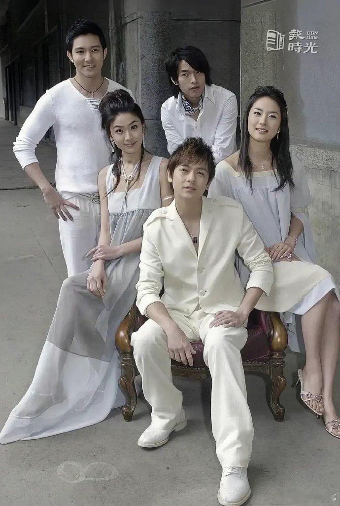 这部偶像剧当时火遍大江南北，当时真觉得女二比女主漂亮太多了… ​​​