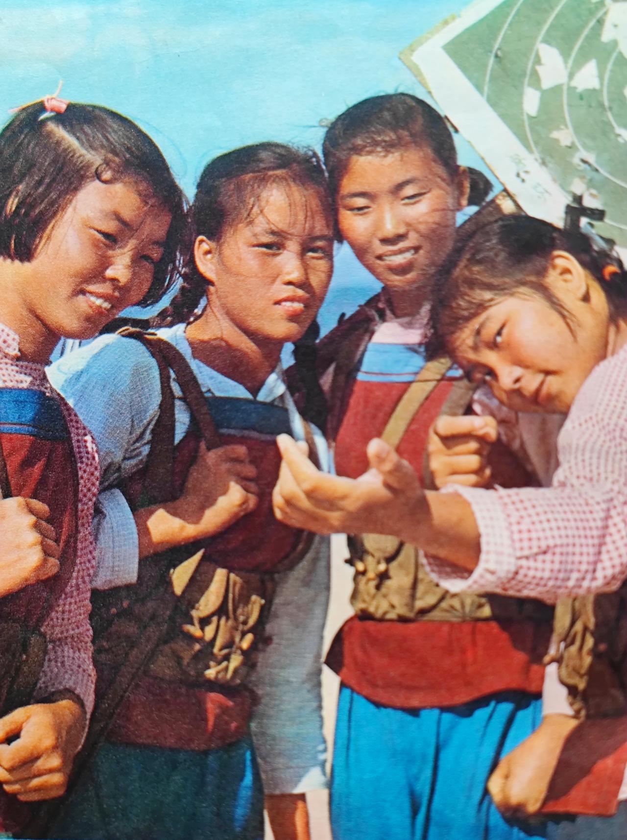 70年代中国女民兵，一色的大姑娘