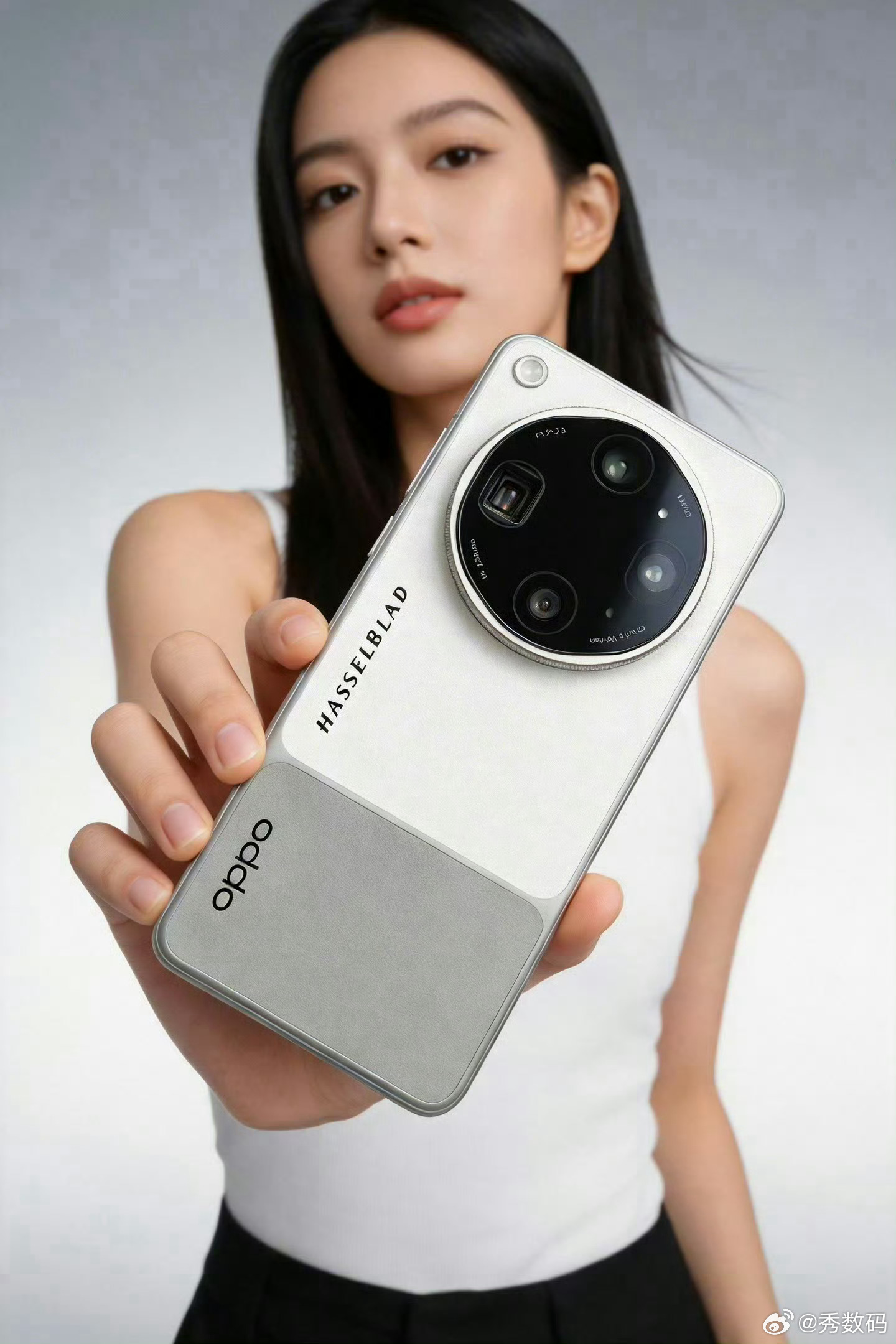 OPPO Find X9 Ultra这个撞色很漂亮哇，看起来很高级。 