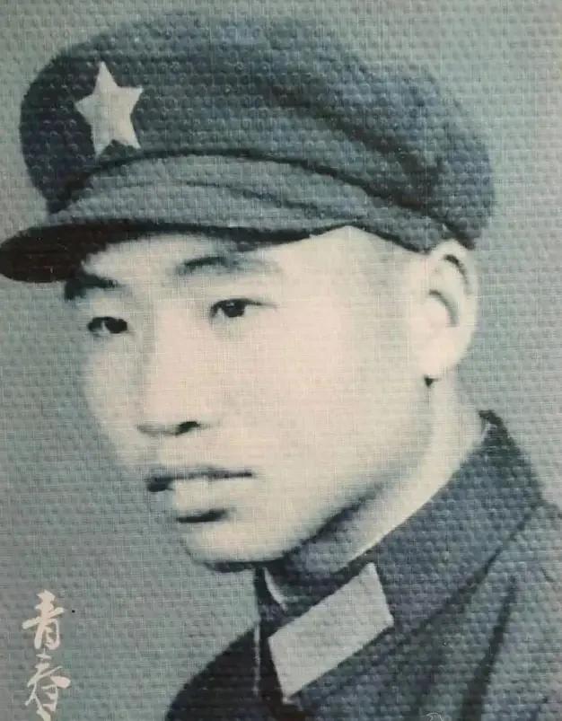 1984年，广西独立师班长李陶雄身中100块弹片后，被认定牺牲。然而，在即将送往