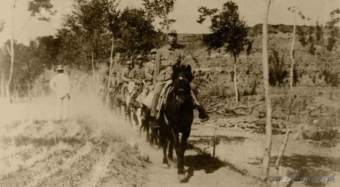1937年11月15日左右，聂荣臻率军区机关和部分部队从五台县出发，向阜平方向挺