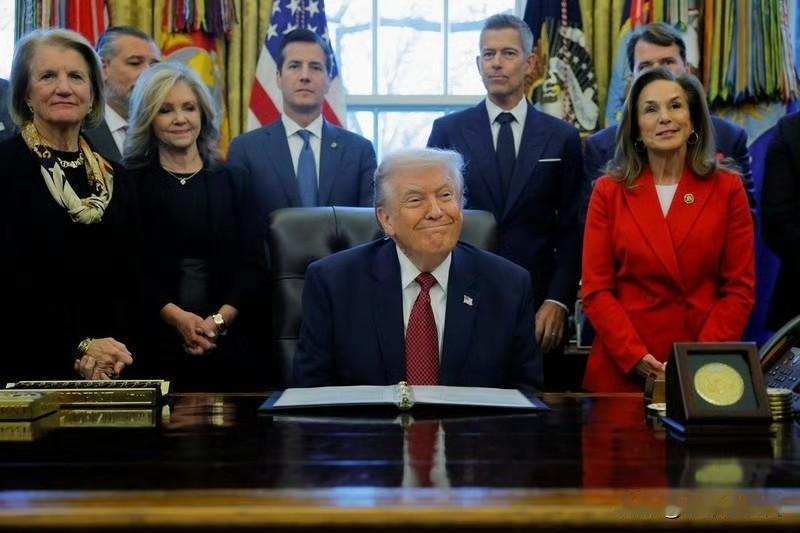 【“原来特朗普对中国做这么多”，某些美国鹰派急眼了】近年来，美国多次“贼喊说贼”