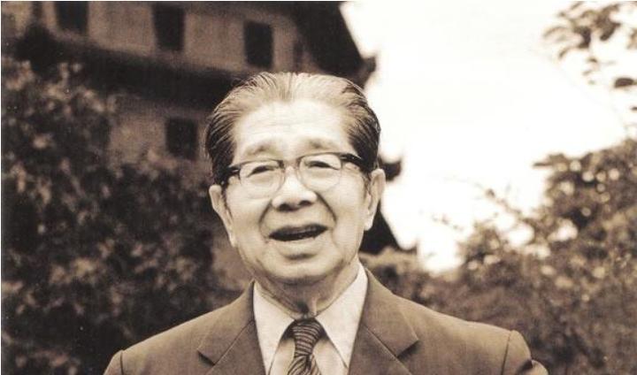 “敦煌最倔补窟人”常书鸿：42岁扔掉巴黎美院教职，带着妻女挤货运火车西行——他没