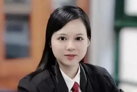 “中国越制裁我，我就越反华！”放出这般狂妄言论的，是早已被吊销执业执照、账户遭冻