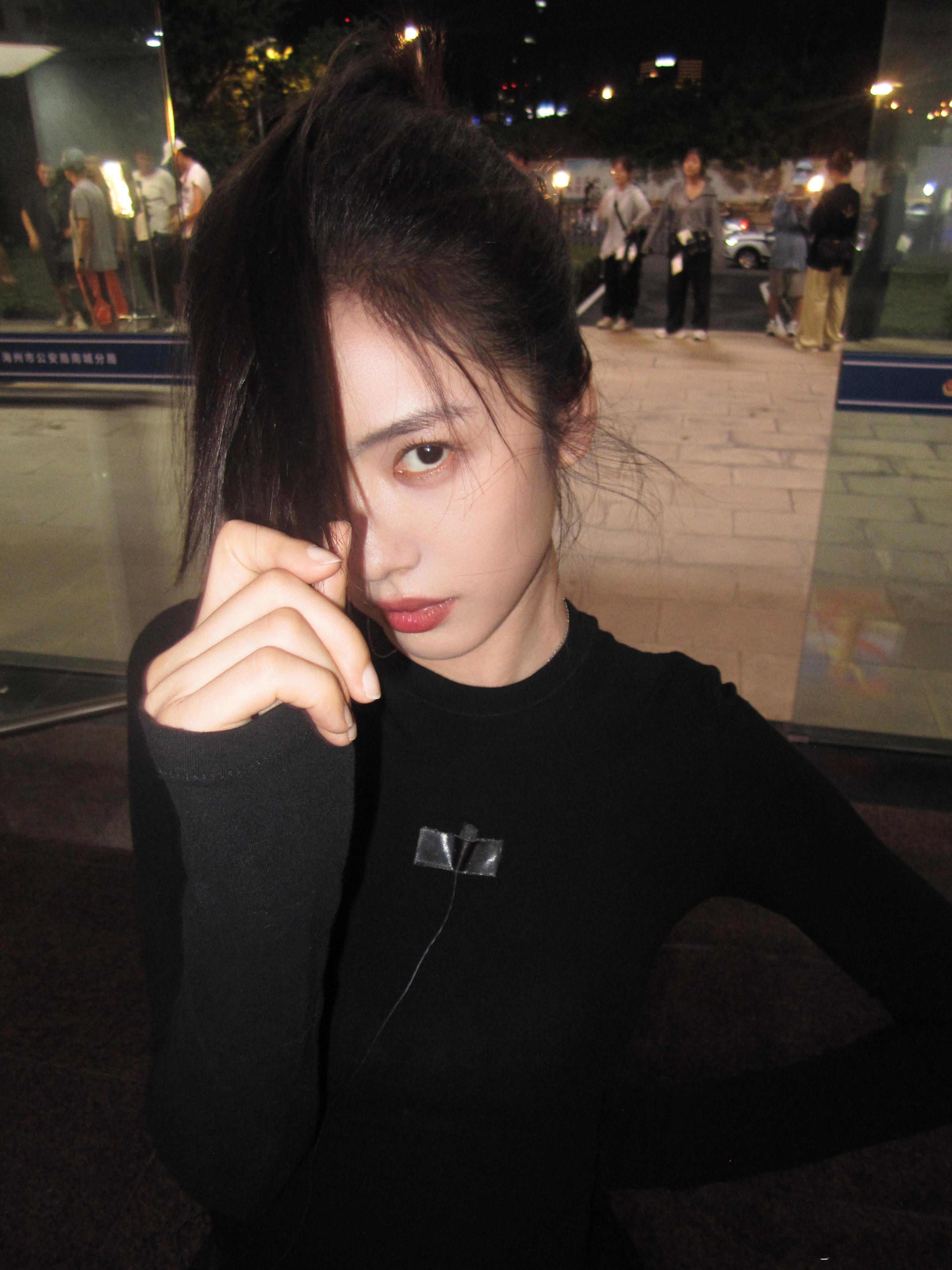 蔡文静也算是闯出自己的赛道了，po文御用女主。《钢铁森林》《掌中之物》《熟人作案