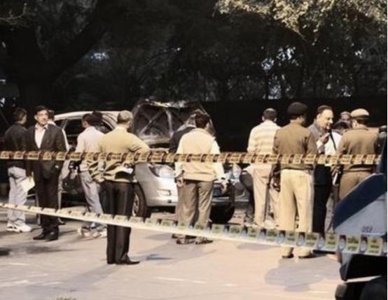 1982年，中国驻莫桑比克大使馆翻译唐健生做了一项疯狂举动，他杀光大使馆的所有人