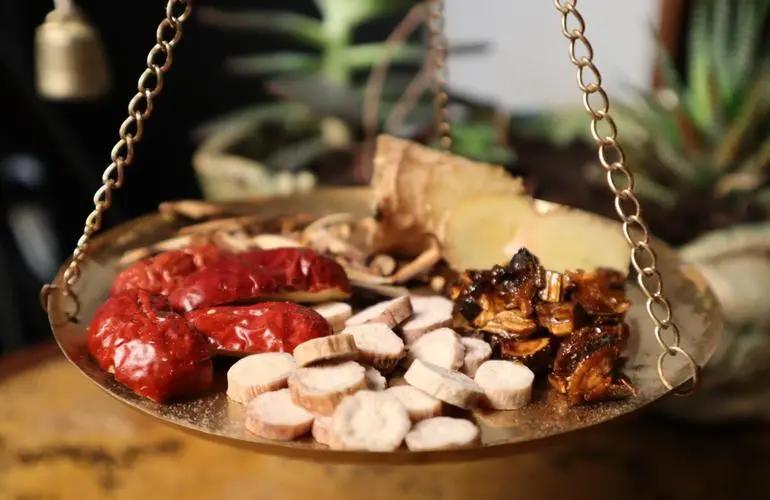 桂枝汤，除了是伤寒外感方，还是很好的调和营卫方

碰到这种疲劳老是恢复不过来，透