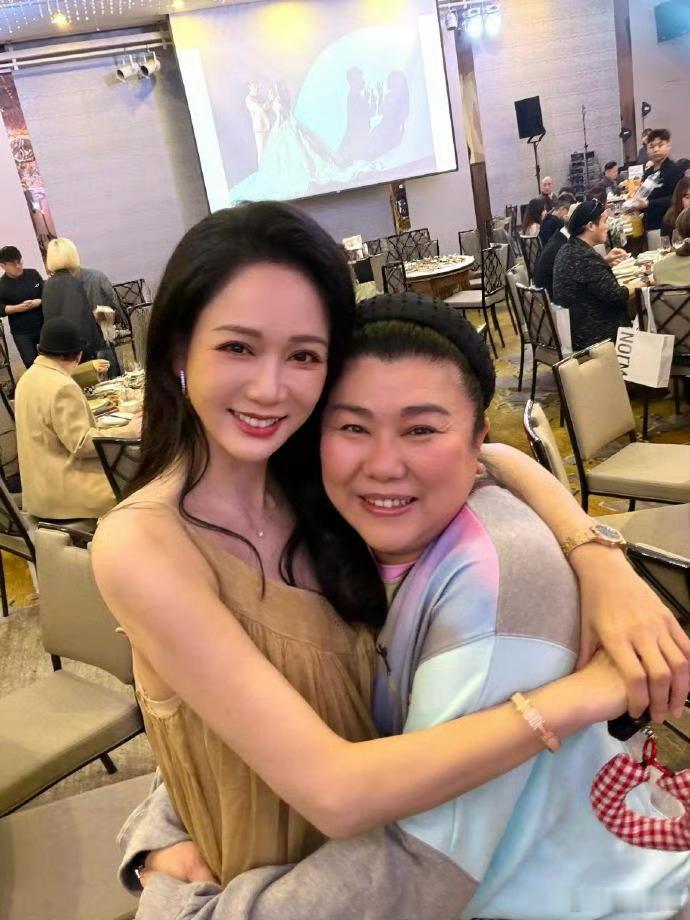 陈乔恩和林美秀惊喜重聚相拥，一看到同框就破防了！是谁的童年DNA狠狠动了——是《