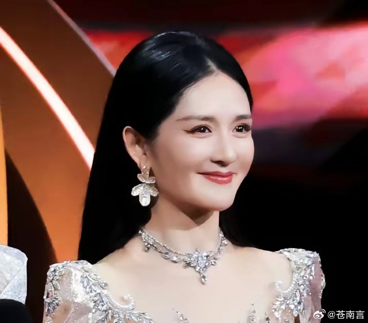 谢娜喊话薛之谦如今，薛之谦的私人感情纠纷再次将旧事翻出，张杰又一次无辜被拉来“消