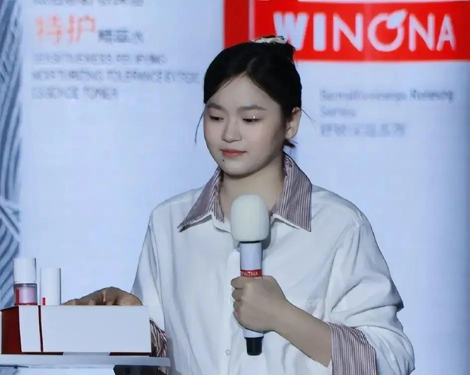 2026年10月18日，全红婵在上海的一番演讲，一句话就点燃了全场。她坦言:自己