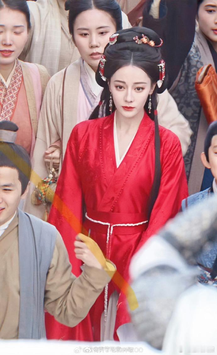 迪丽热巴慕胥辞第二套红衣路透   迪丽热巴慕胥辞第二套红衣造型   迪丽热巴的慕