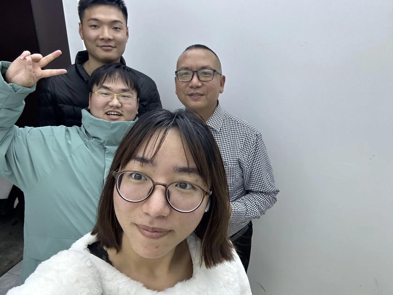 2024，是艰难的一年，是奋发的一年，是压力山大的一年，是谷底攀登的一年。所以，