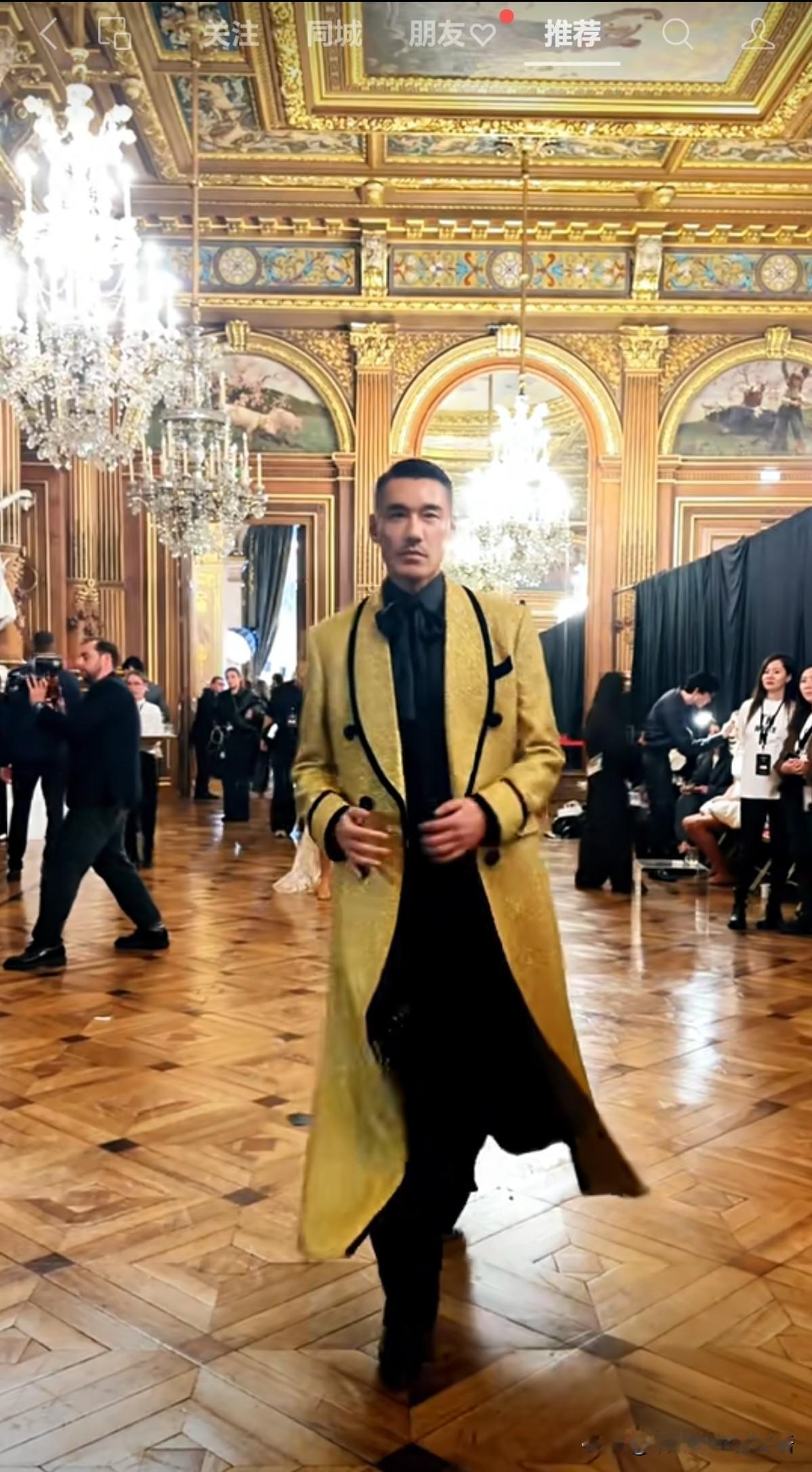 法拉利老了也是法拉利，绝不可能因为时间的留逝而变成了拖拉机。

54岁的胡兵用事