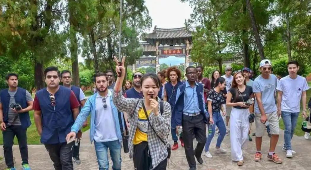 中国又一城市被“霸占”，10万老外不愿走，还想留下来结婚生子，这个城市究竟有什么