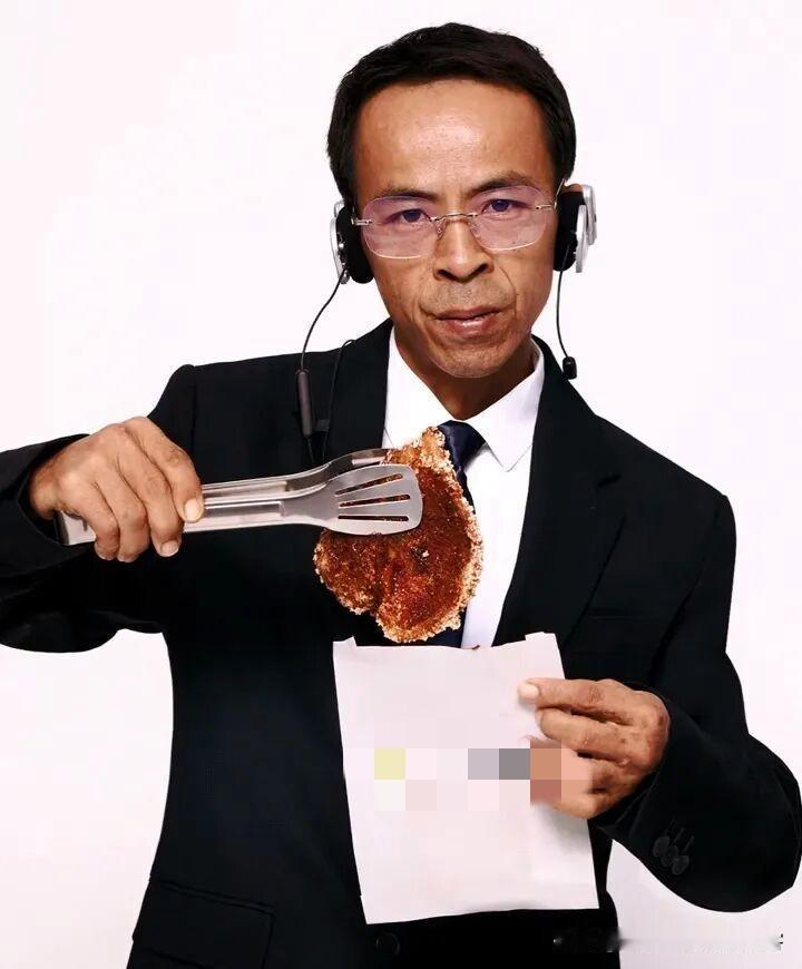 赣州网友对“鸡排哥”反响这么大，注定“全国巡炸”活动会定档赣州。


“鸡排哥”