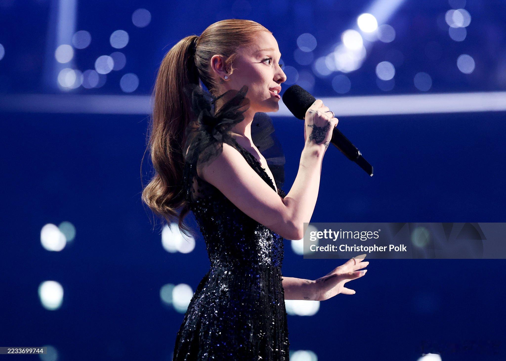 爱莉安娜·格兰德将出演《美国恐怖故事》第十三季。 ​​​