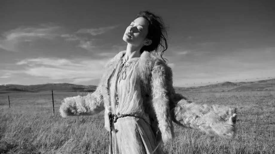 一个东西是否真的属于你
在于你得到它的时候是否平静[玫瑰]