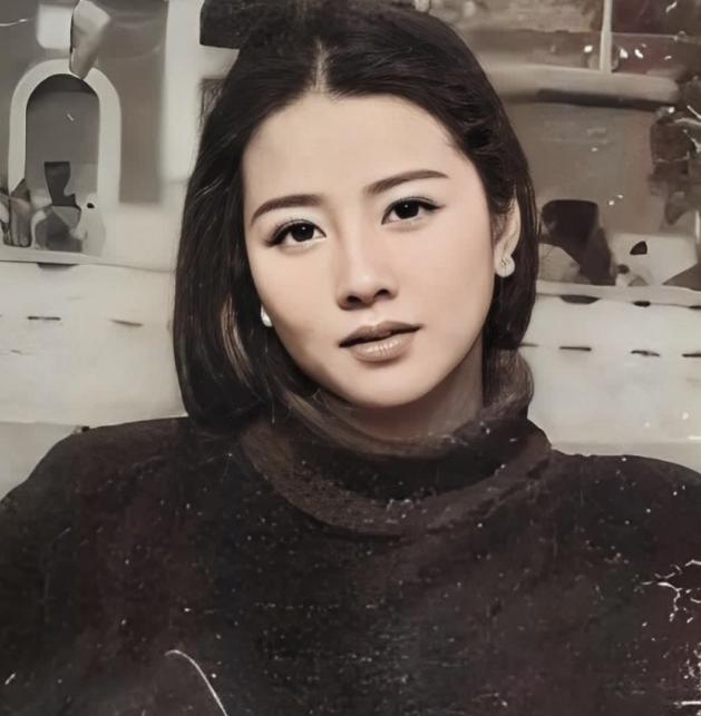 1969年，知青张梅香被公社副主任黄书良叫到办公室，一进门，黄书良偷偷把门锁住，