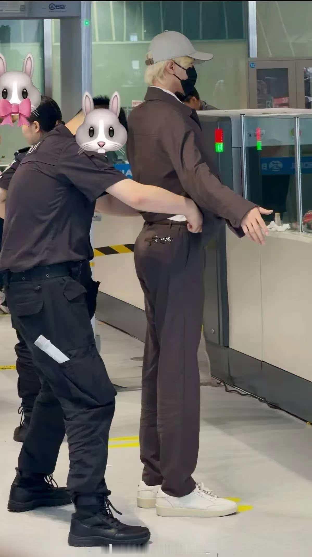 你的细腰翘臀男 