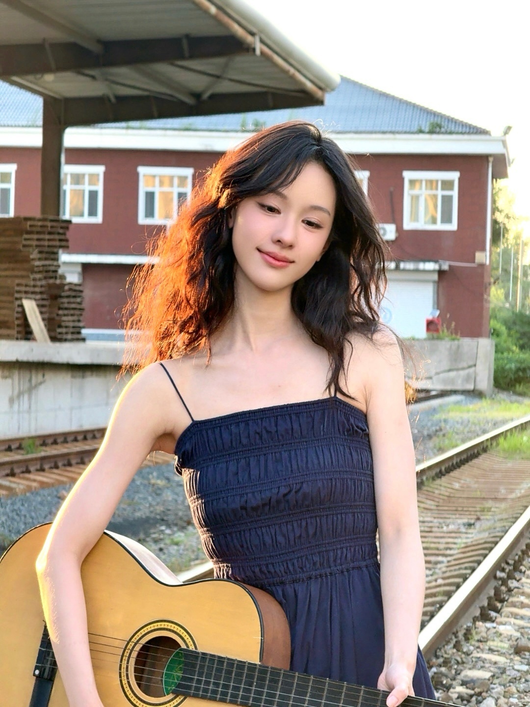 陈都灵文艺吉他照嘟嘟好美文艺少女[哇] ​​​