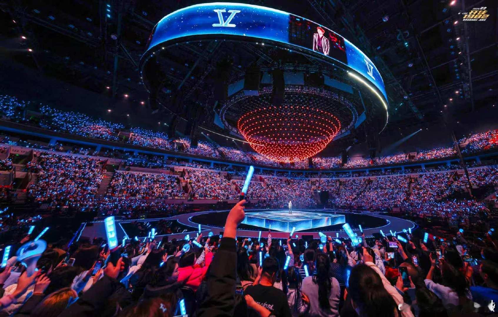 张杰演唱会疑是银河落九天 张杰未LIVE巡回演唱会 张杰未LIVE巡回演唱会新春