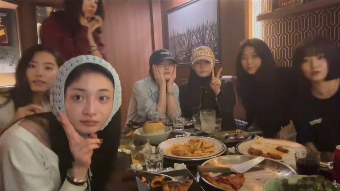 周洁琼打扮像明星吗 ​​​