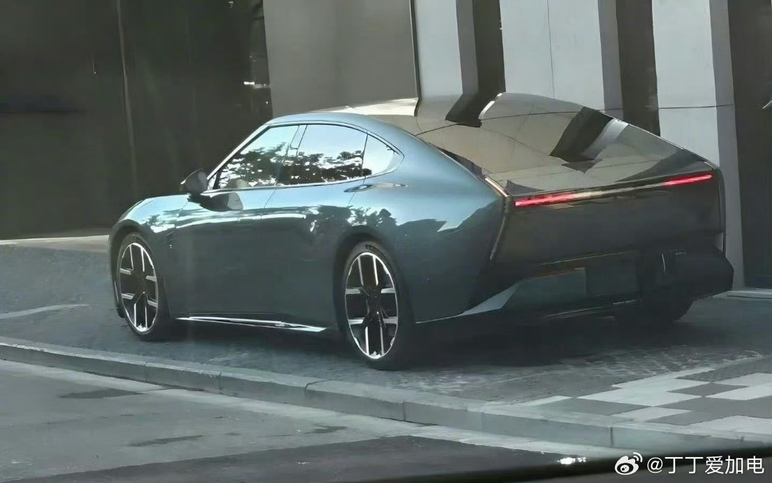 新能源汽车﻿小鹏汽车[超话]小鹏g7 小鹏这子弹是真的多，G7刚发布完，马上就是