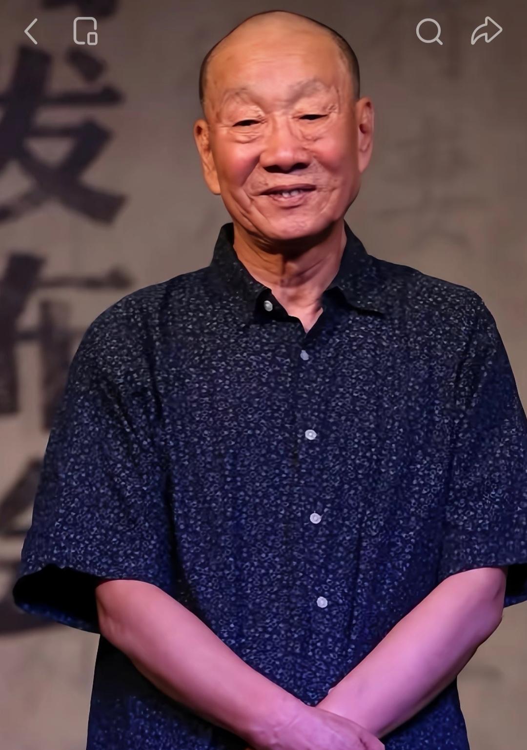好奇查了一下戈治均的家世，
不查不知道，
一查惊讶了，他父母根本不是什么普通人，