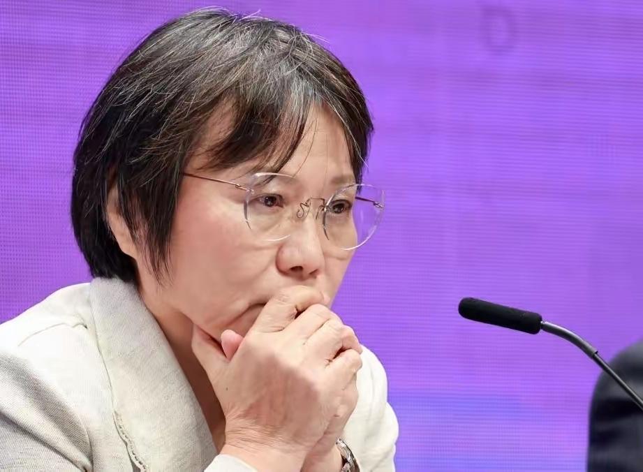 香港大公報又有大動作了，
這次大篇幅報導劉世芳外甥在大陸投資，
投資鋰電池，是策