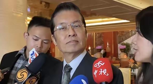 张荣恭既奉劝又警告，赖当局难了？4月14日，中国国民党副主席张荣恭就民进党当局是