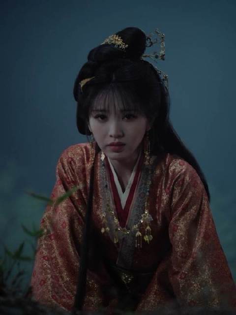 深陷泥潭，阅尽千般伪饰；暗涌奔袭，绝境封堵所有通途；此局无须拆穿底牌，唯见笑到最后者加冕！#嫁金钗#
