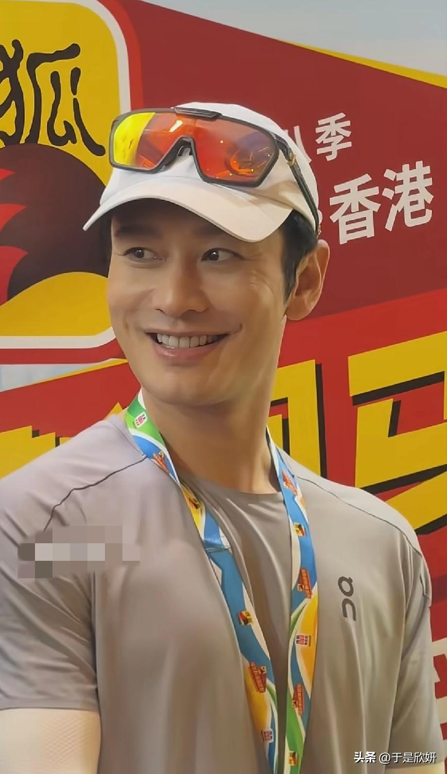 黄晓明现身香港马拉松！47岁状态回春，离婚后越活越年轻🔥
 
47岁的黄晓明最