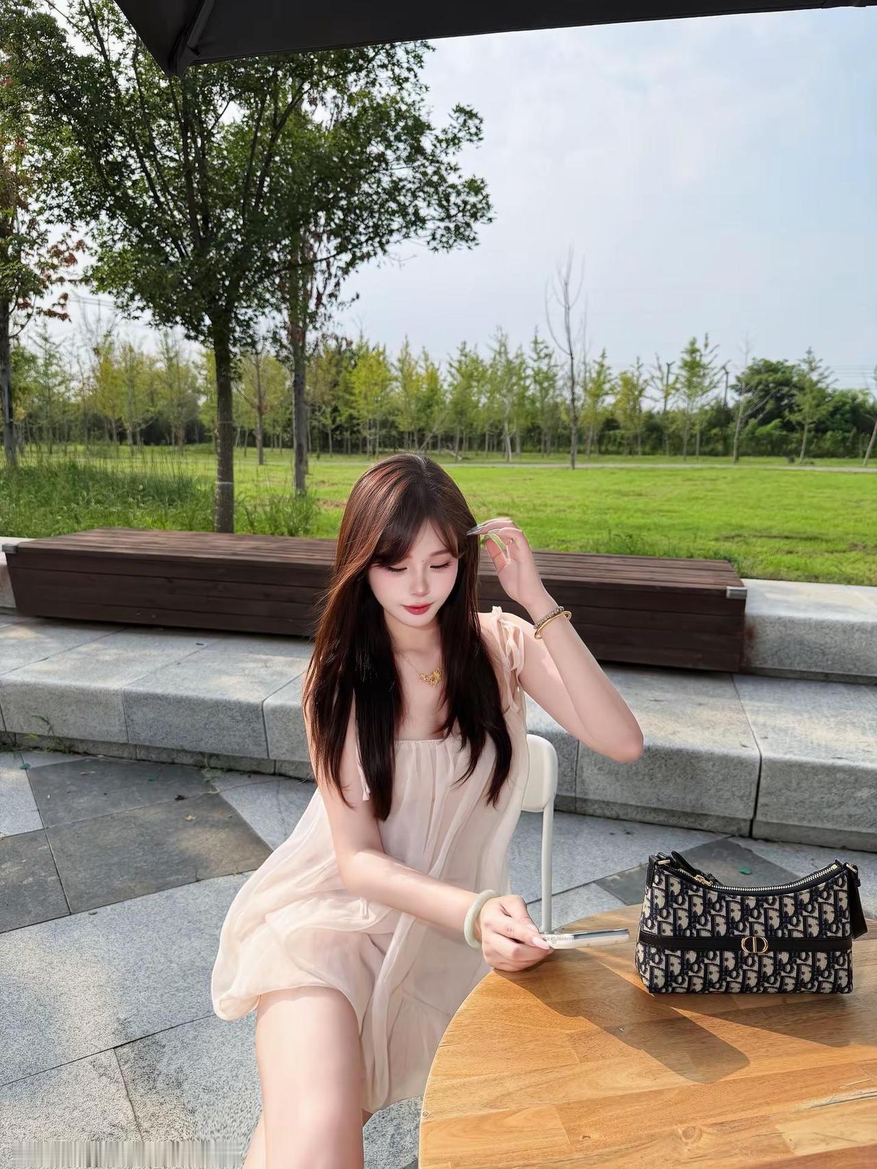 少女感夏日ootd 草坪ootd 温柔ins风 今日份清纯风穿搭 是不是嘛对不对