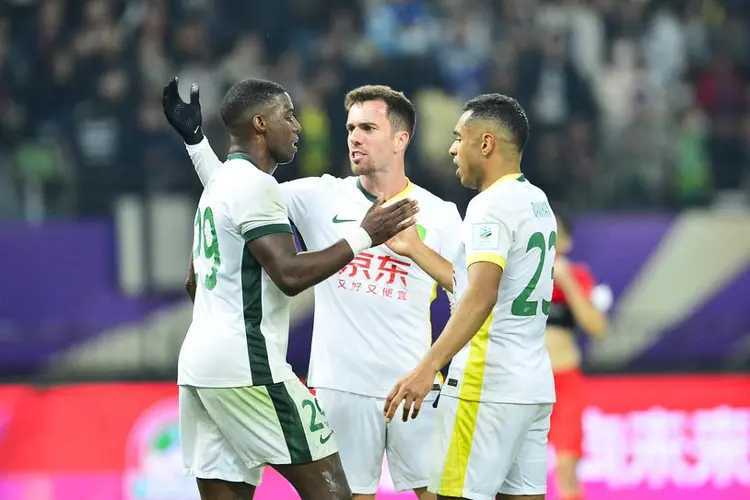 北京时间1月29日，中国足协正式公布了“假赌黑”专项整治行动受处罚的俱乐部名单。