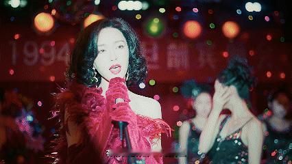 人之初好看的是人 被剧里的人性拉扯狠狠吸引，比起紧凑的剧情反转，更想看剧中人在欲