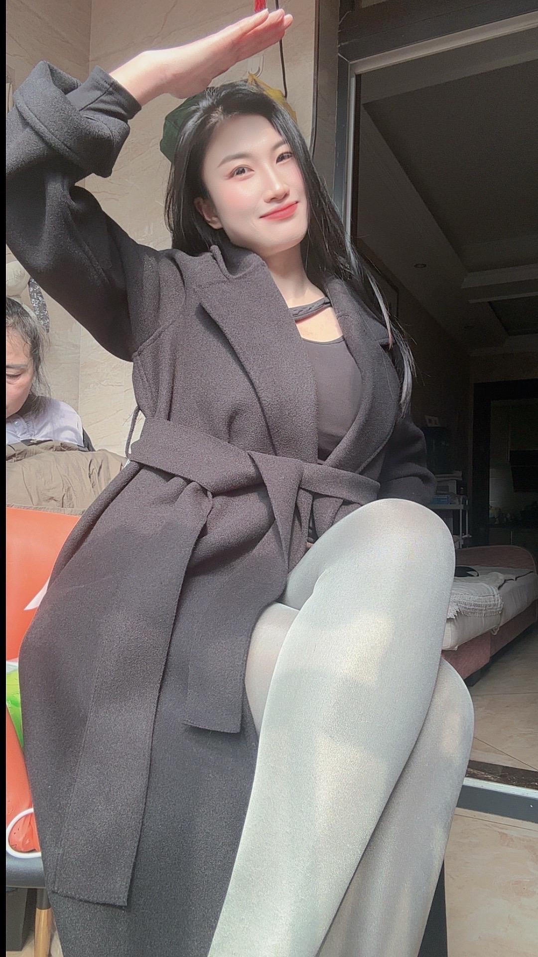 大房为了情？？二房为了钱！！我只想做你最爱的三姨娘。花你的钱，动你的情，要你的命