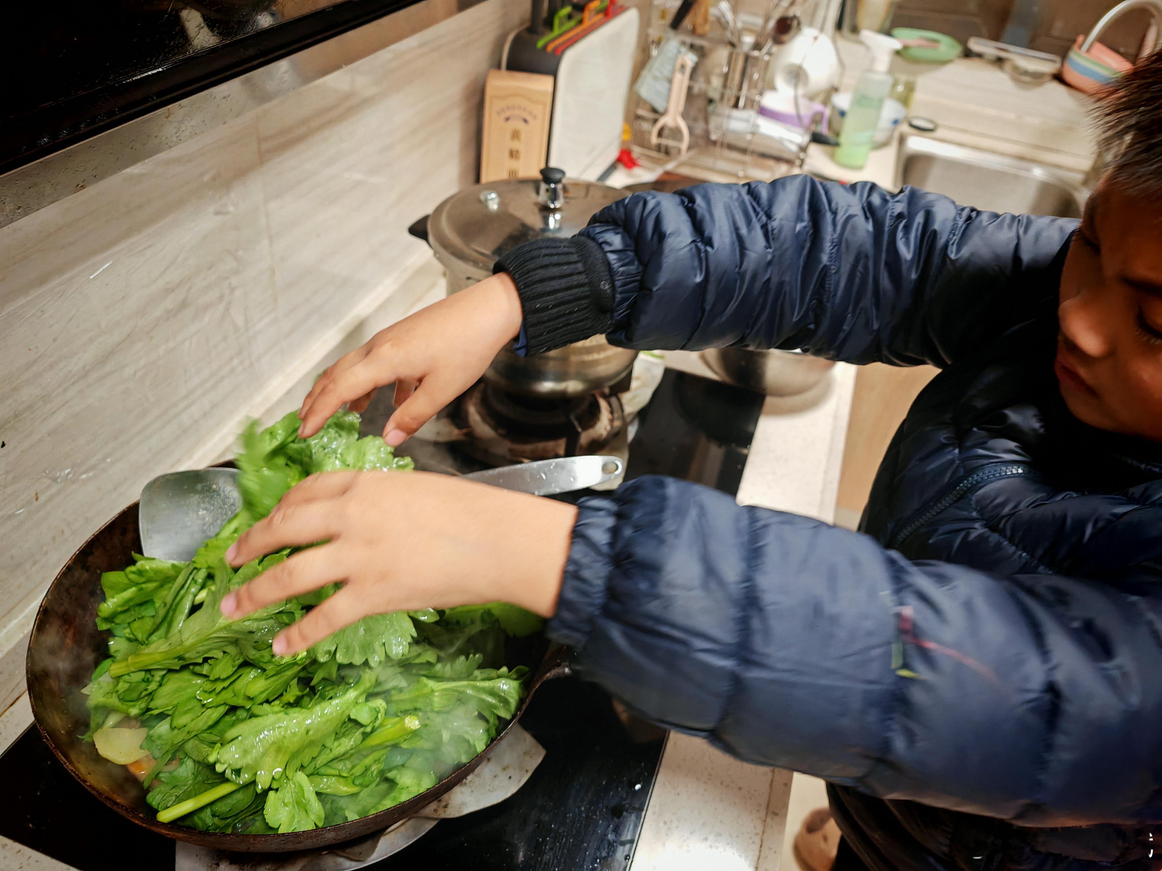 多吃青菜保平安  这个学期不错，没喝过药，青菜萝卜西红柿豌豆土豆豆角茄子冬瓜豆腐