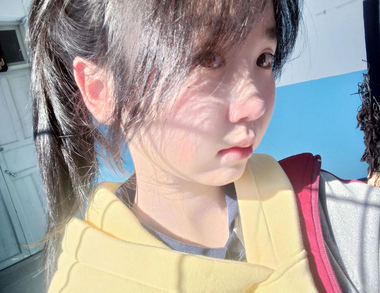 颜值 小萝莉 萌妹子 青春 眼睛妹 可爱
