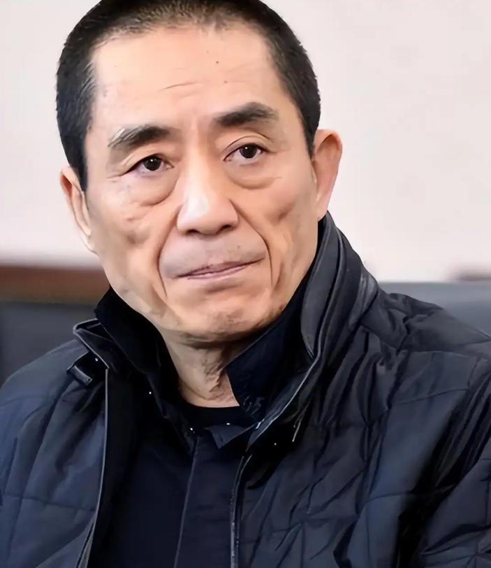 76岁张艺谋发文悼念秦焰：24年前合作《英雄》，他记住的始终是“好角色”
 
2