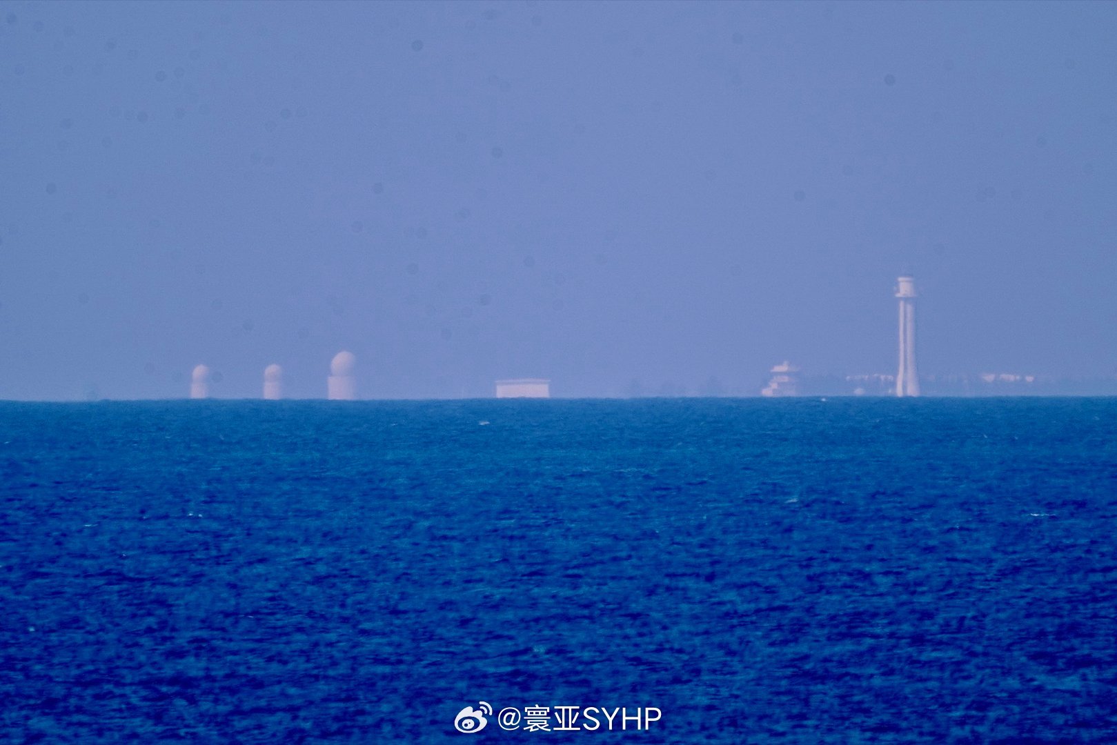 南海 这不是海市蜃楼，而是远眺渚碧礁 