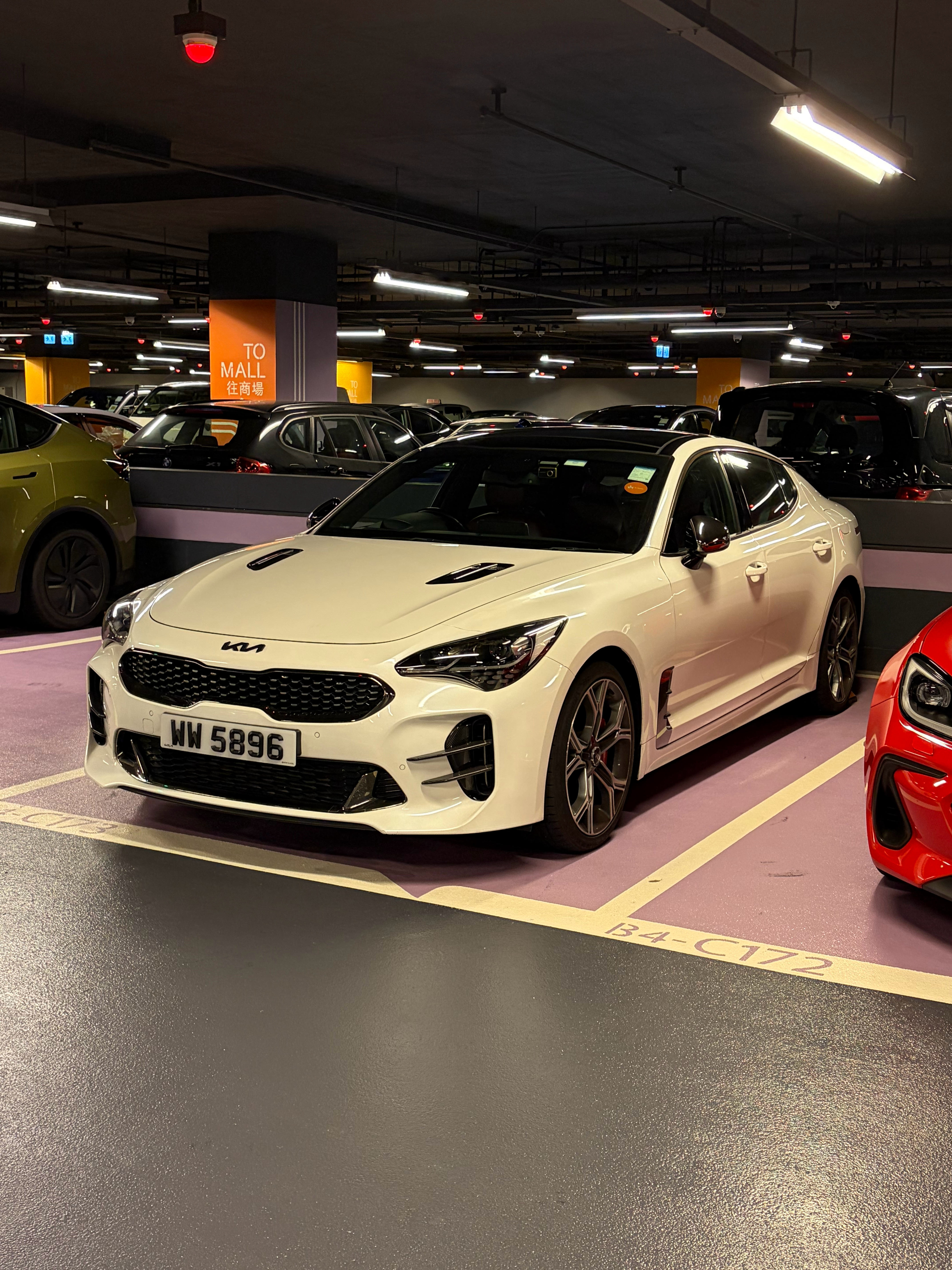 冷门韩系性能车，3.3L双涡轮V6起亚斯汀格stinger