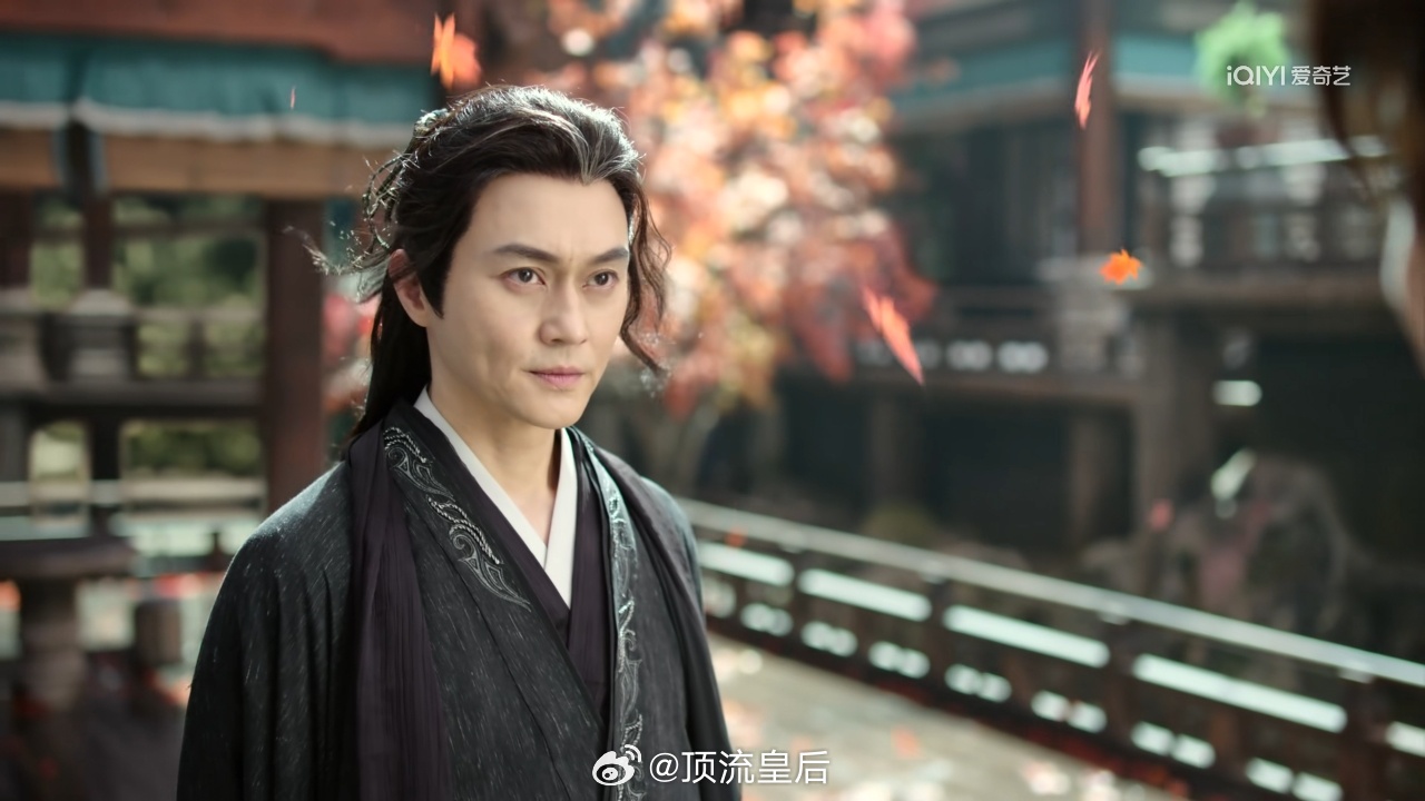 看了一下赴山海我其实很不理解，成毅在剧里的妆造，为什么这么女性化，截了一下他和剧