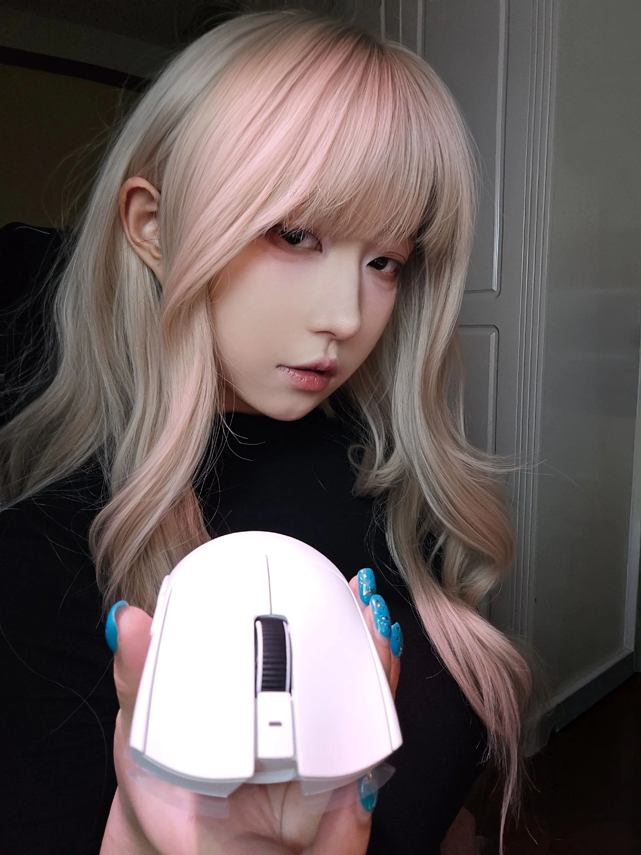 雷蛇你。除了会做一些续航更久传感器更吊微动更强的鼠标来哄老娘开心你还会做什么？