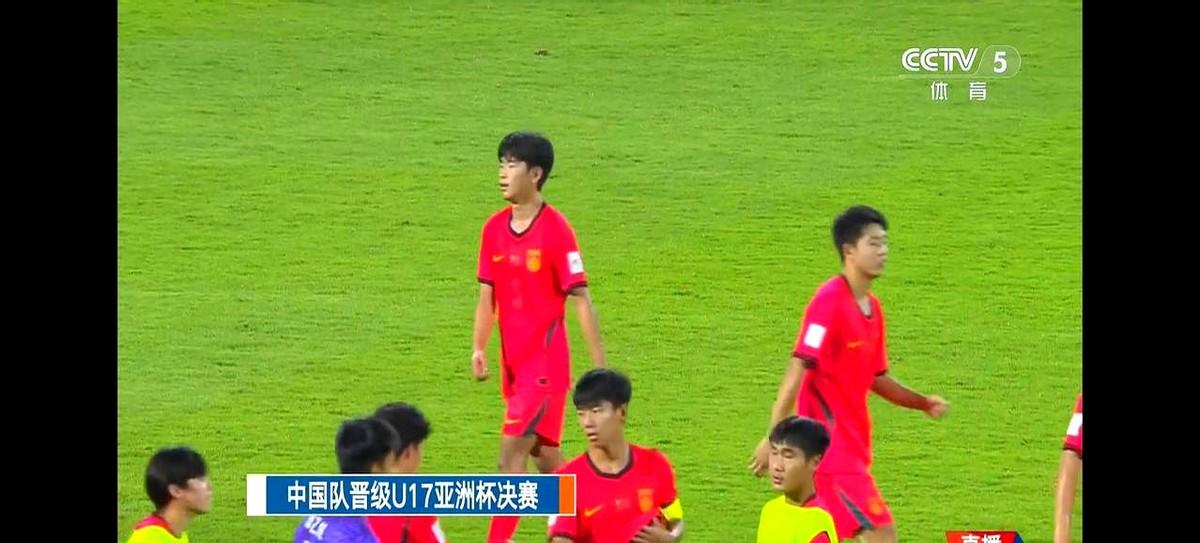 中国足球今年有点邪门，年初U23的小伙子们刚拿了个亚军，现在U17这帮更猛，2比