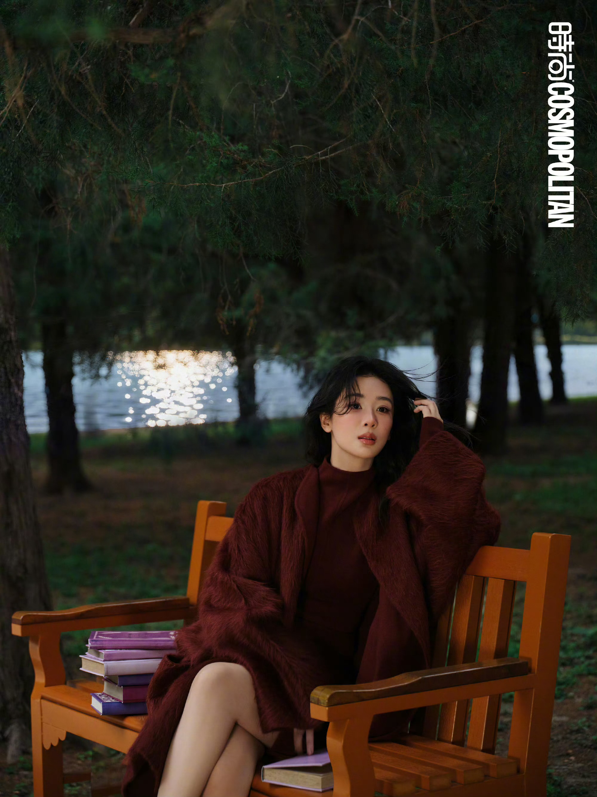 视后杨紫Cosmo金九刊封面释出！金九撞月拿下两本主流女刊，MaxMara、宝曼