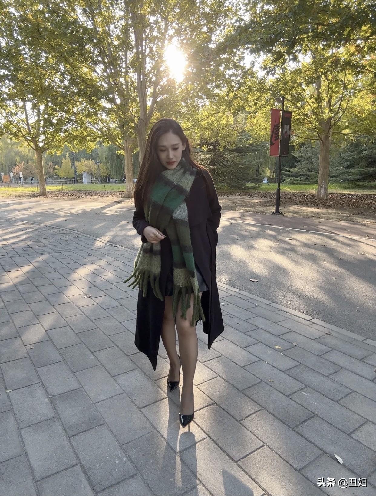 你是喜欢御姐风还是温柔风?御姐风简直就是独立自信的代名词，精致妆容、利落短发或大