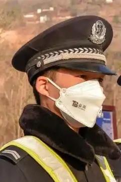 看护辅警和勤务辅警，哪个岗位更吃香呢？

看护辅警薪资丰厚，却需轮值夜班，且实行