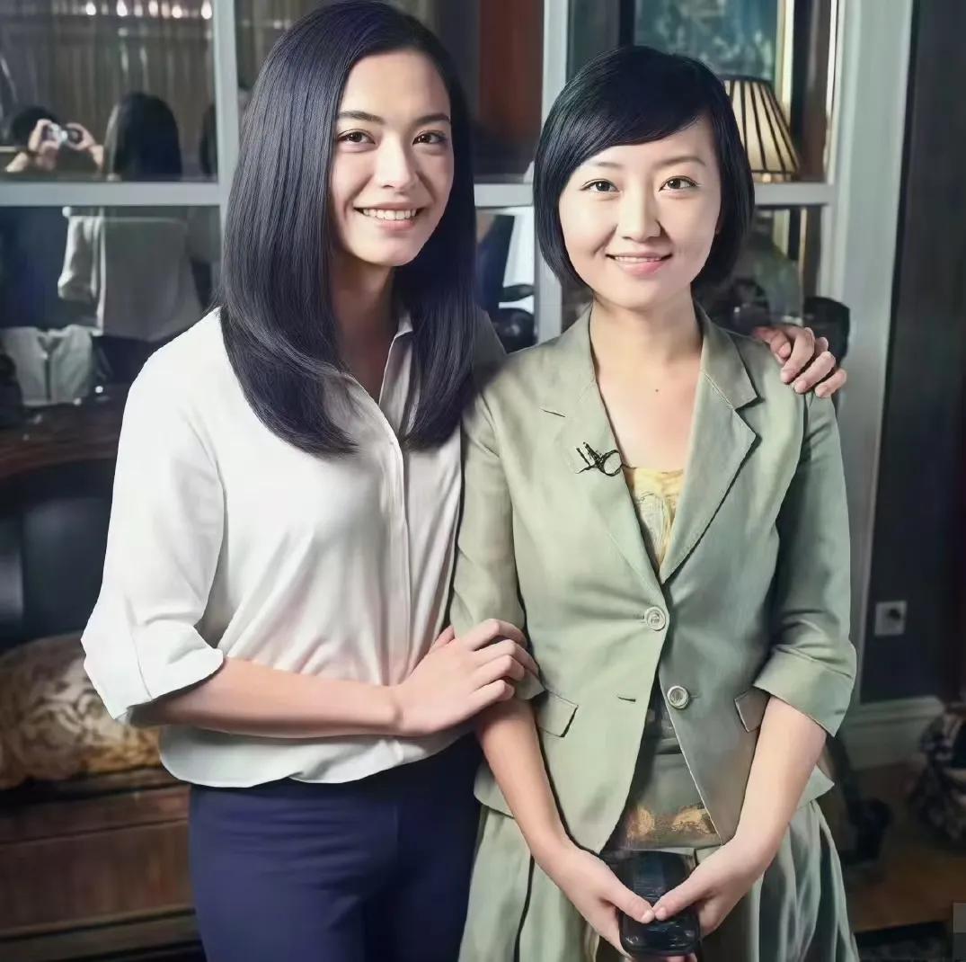 有人这样评价这张图片：花开两朵，各婊一支[捂脸][捂脸][捂脸]
亲爱的条友们，